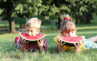 isport360_eatingfruit